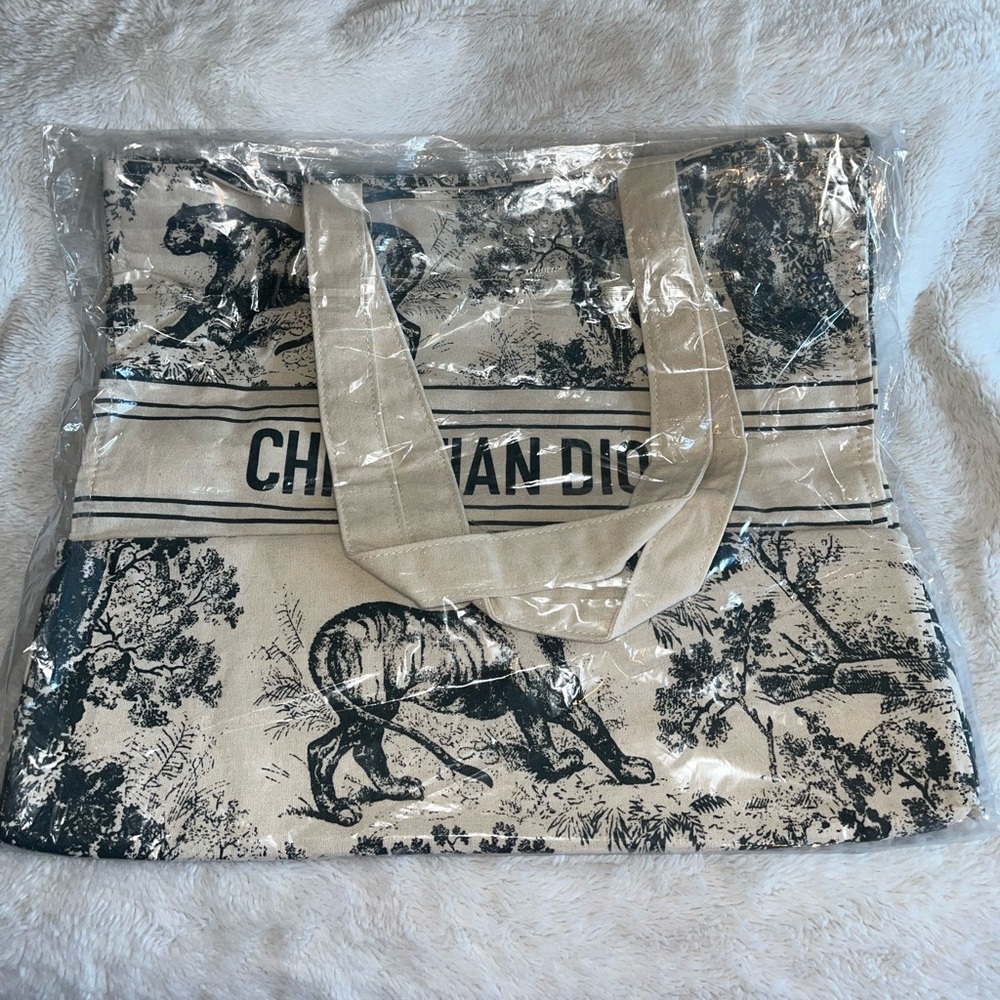 Dior VIP tote